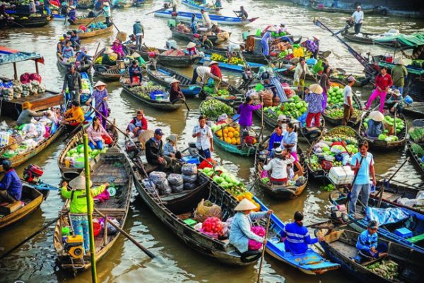 top-things-to-do-in-mekong-delta-vietnam-floating-market-mekong-delta-tour-1024×683-1490889464188