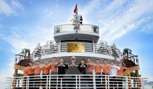 1531119567-tau-huong-hai-sealife-cruise